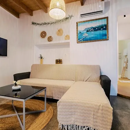 بيت للعطل Nora's Ixia Summer House