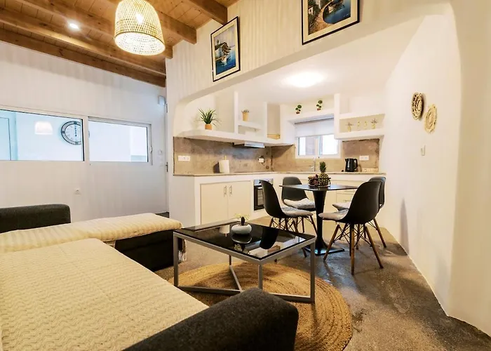 Nora's Ixia Summer House بيت للعطل *