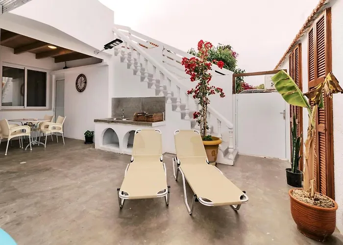 Nora's Ixia Summer House إياليسوس