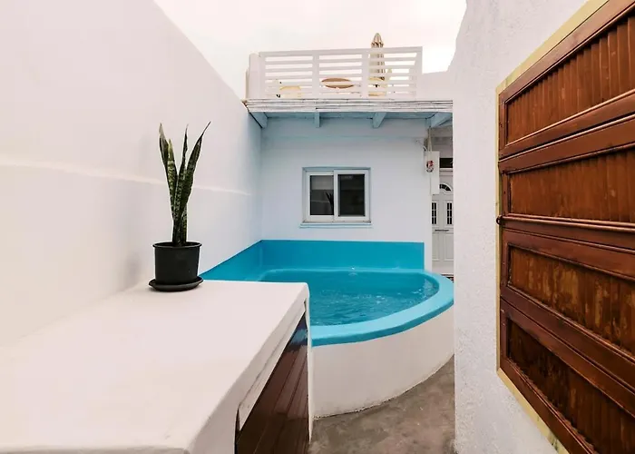 Nora's Ixia Summer House بيت للعطل