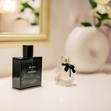 Nora's Ixia Summer House *