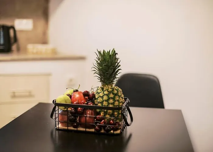 Nora's Ixia Summer House