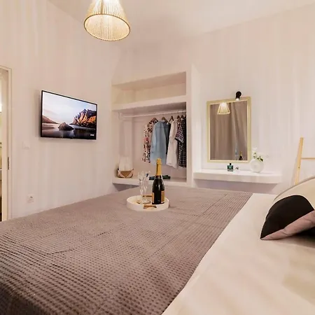 Nora's Ixia Summer House