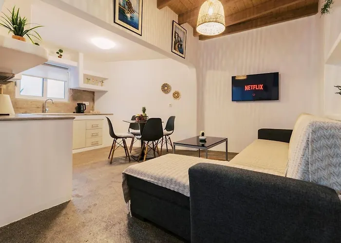 Nora's Ixia Summer House