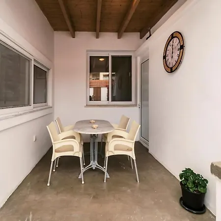 Nora's Ixia Summer House